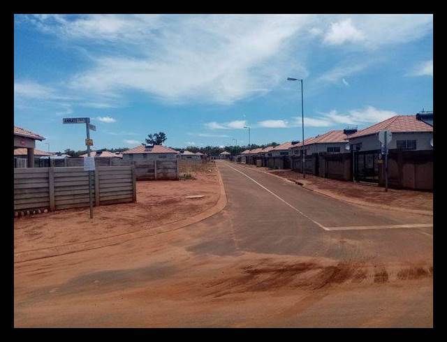 2 BEDROOM HOUSE FOR SALE IN SHARON PARK